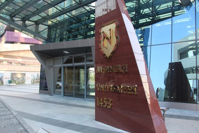 جامعة نيشان تاشي