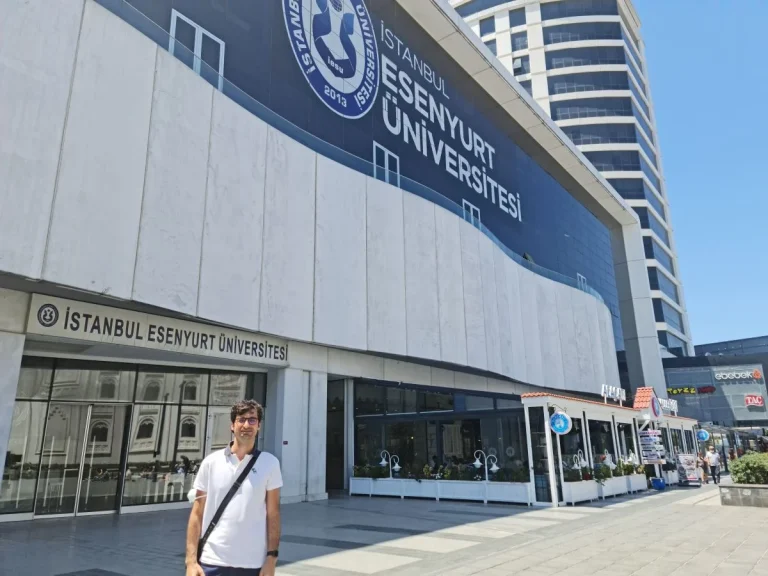 جامعة اسنيورت اسطنبول  – İstanbul Esenyurt Üniversitesi