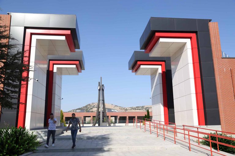جامعة سليمان ديميريل Suleyman Demirel University