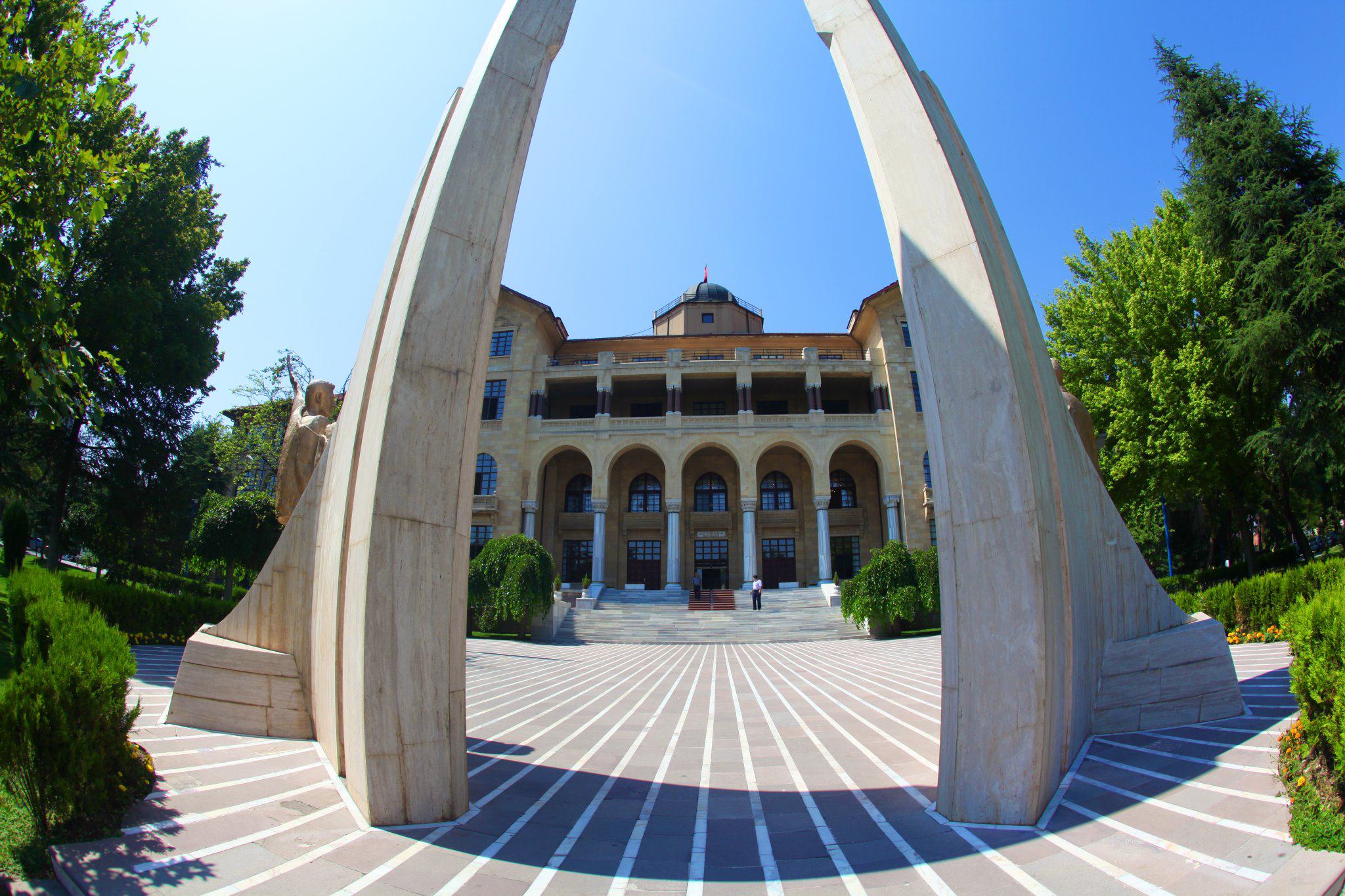 معلومات عن جامعة غازي 
